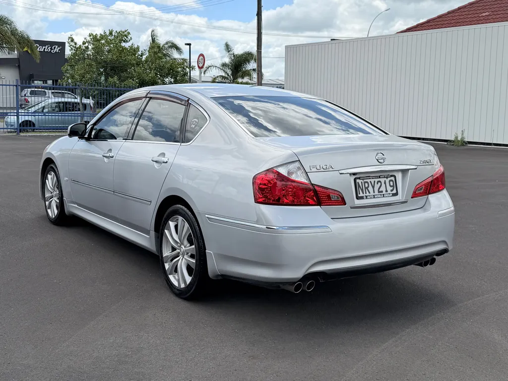 2008 Nissan Fuga 250GT Top Spec Carousel 5