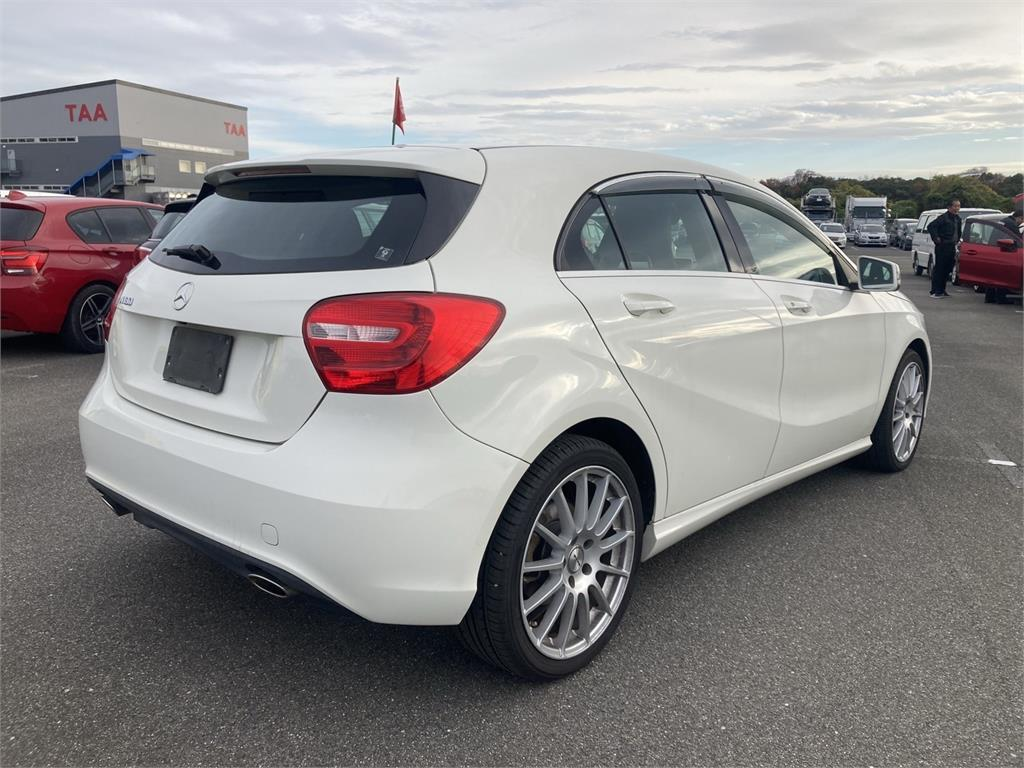 2014 Mercedes Benz A 180 Very Low Kms ... like new Carousel 4