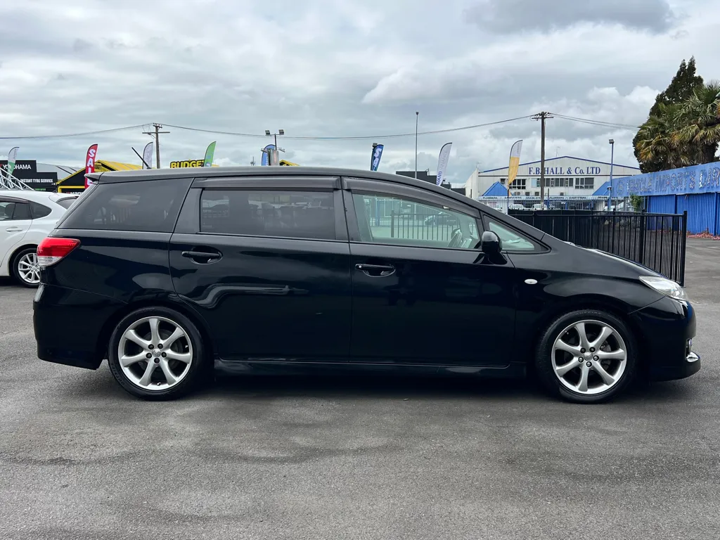 2009 Toyota Wish New Shape 7 Carousel 3