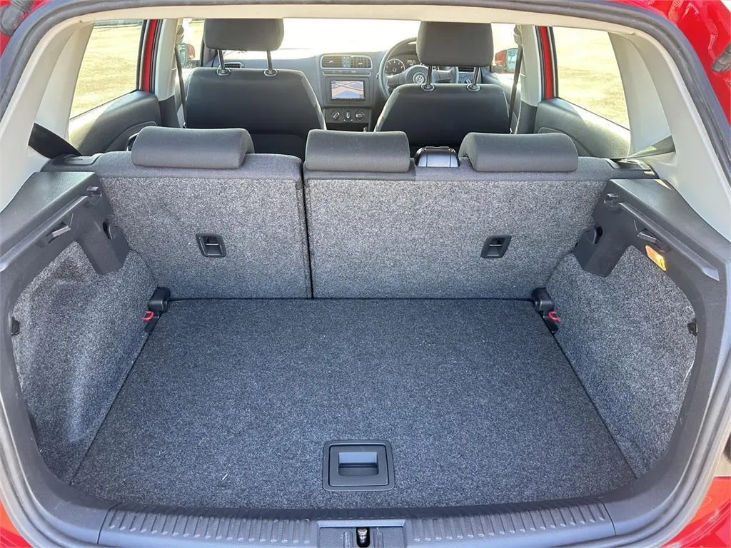 2011 Volkswagen Polo TSI Comfort Line Carousel 2