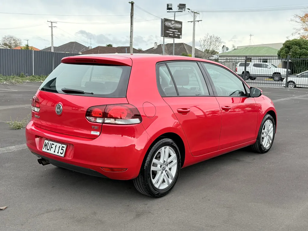 2012 Volkswagen Golf 1.4L TSi Comfortline, Low kms, Tidy Car Carousel 4
