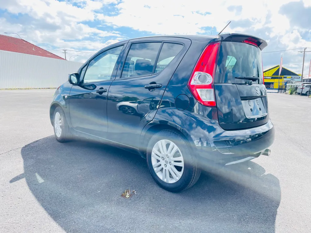 2013 Suzuki Splash LOW KMS Carousel 6