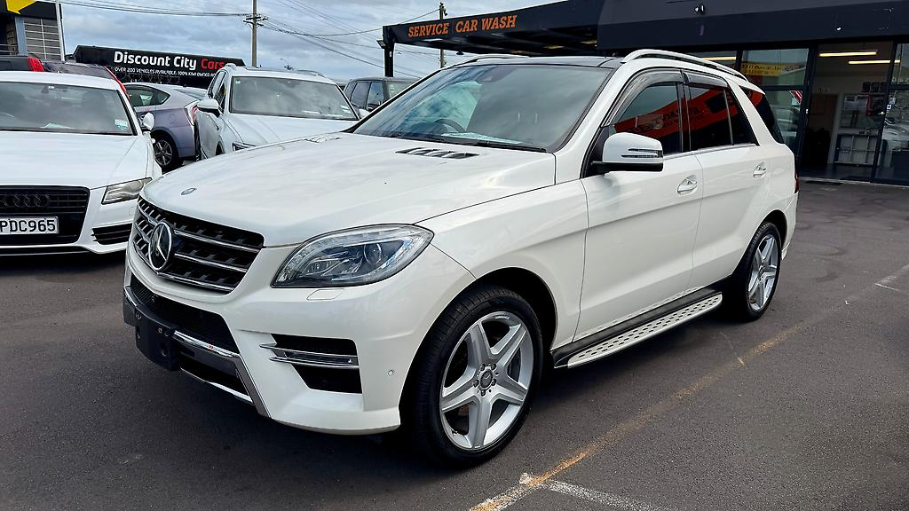 2014 Mercedes-benz Ml 350 4Matic AMG Sport Pack..Sunroof Carousel 3