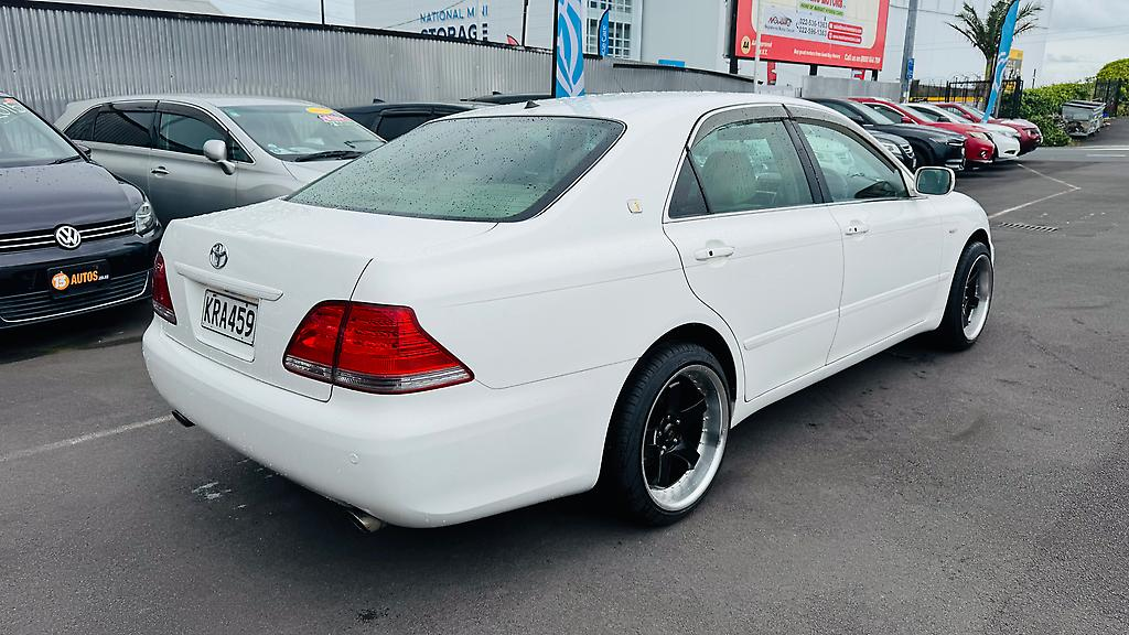 2004 Toyota Crown ROYAL SALOON Carousel 4
