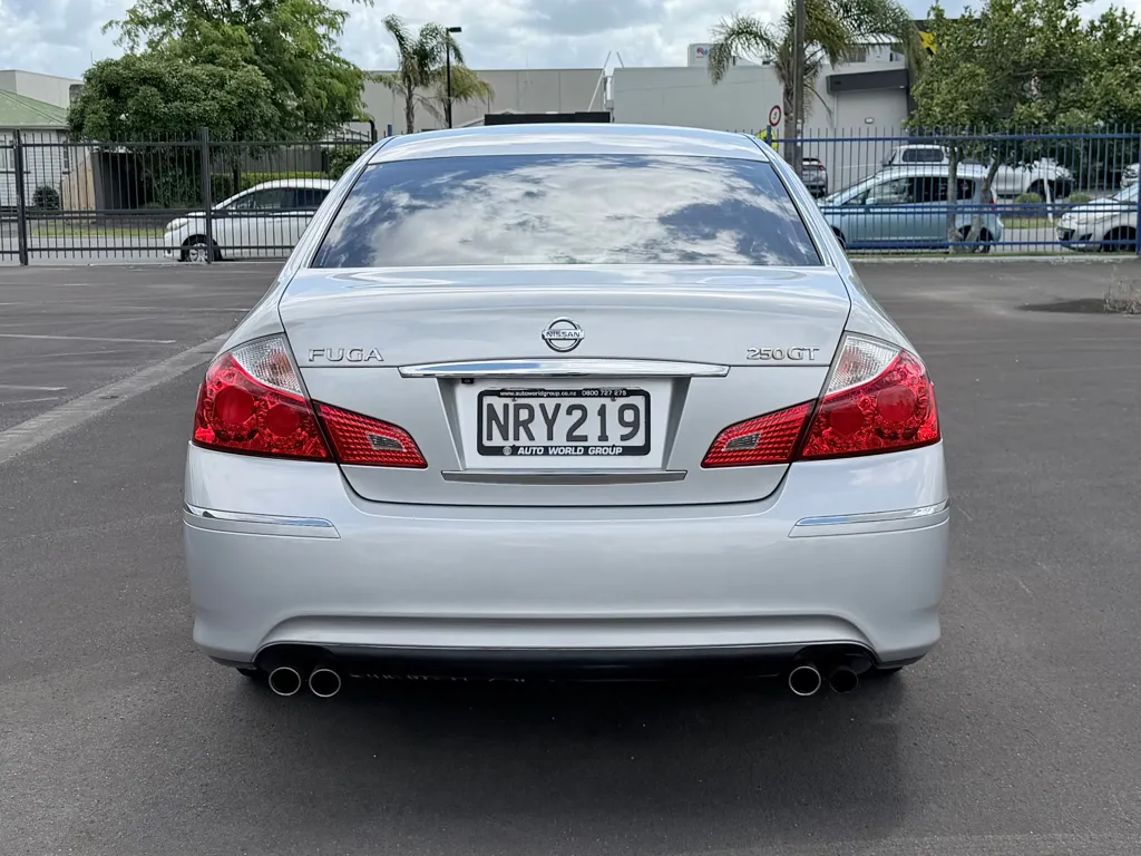 2008 Nissan Fuga 250GT Top Spec Carousel 4