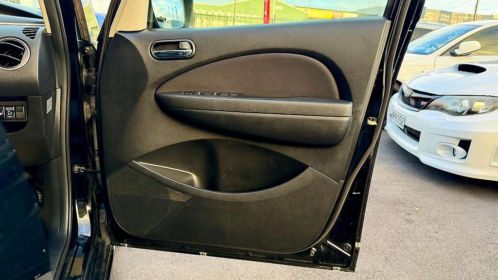 2010 Mazda Biante 8 Seater People Mover NZ Stereo Carousel 3