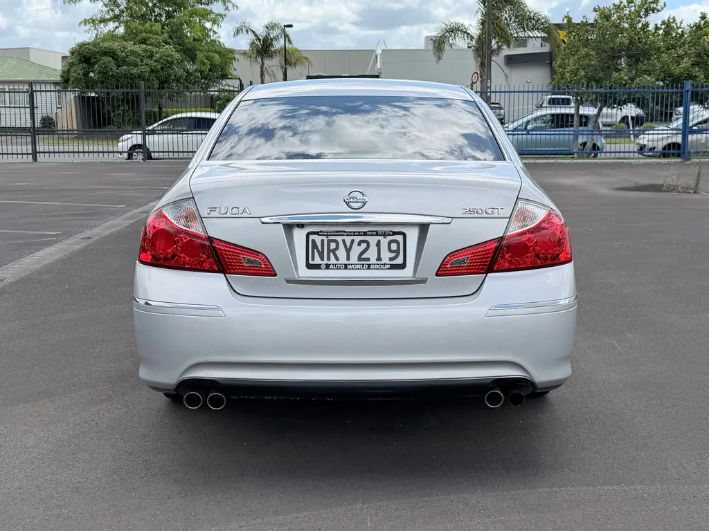 2008 Nissan Fuga 250GT Top Spec Carousel 3