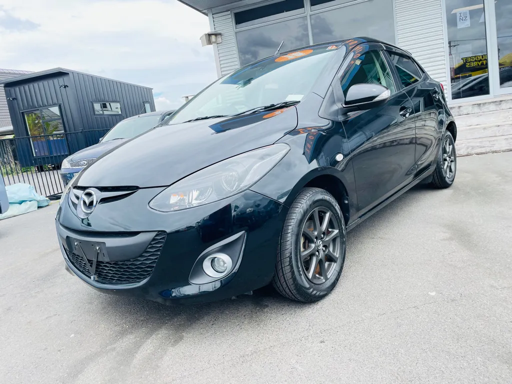 2013 Mazda Demio Carousel 1