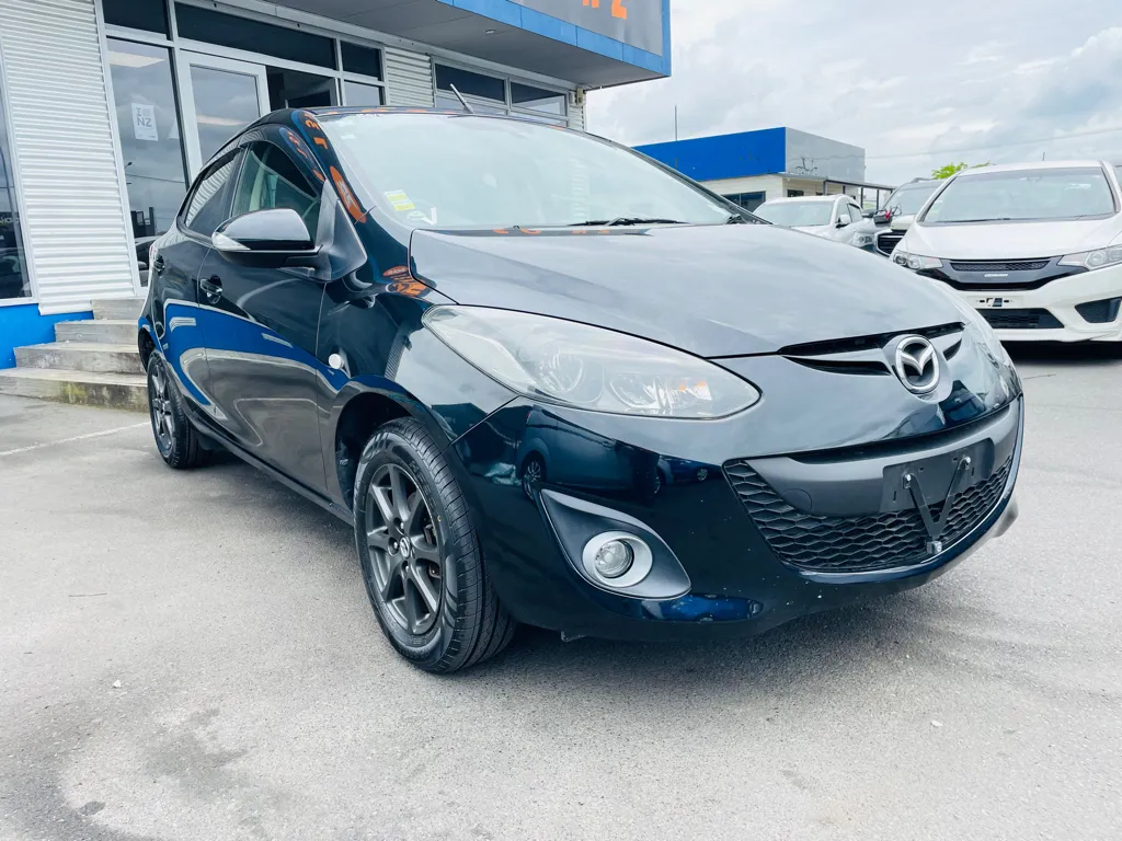 2013 Mazda Demio Carousel 4