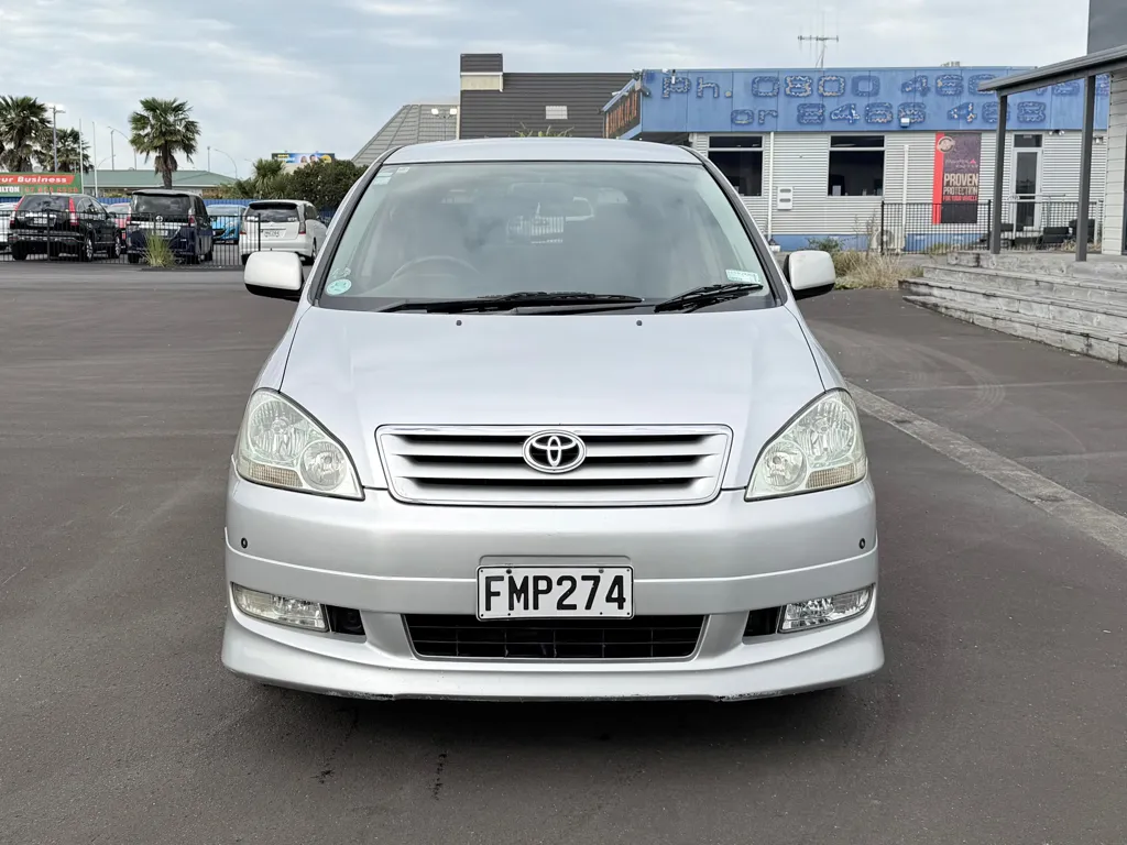2002 Toyota Ipsum 240i 7Seater, 1Owner, Dark Interior, Low kms Carousel 1
