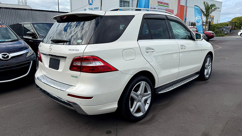 2014 Mercedes-benz Ml 350 4Matic AMG Sport Pack..Sunroof Carousel 6
