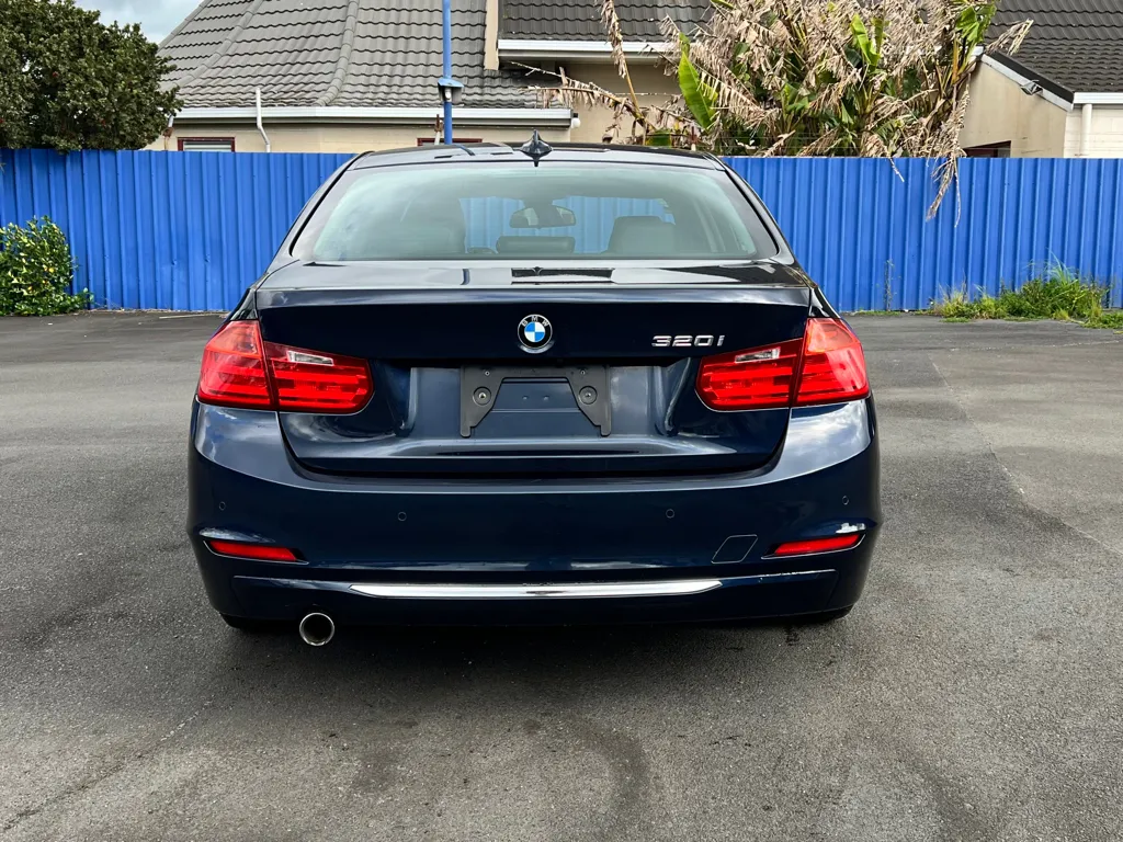 2014 Bmw 320i Luxury Line Carousel 5