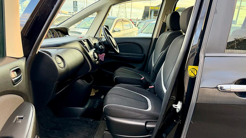 2010 Mazda Biante 8 Seater People Mover NZ Stereo Carousel 2