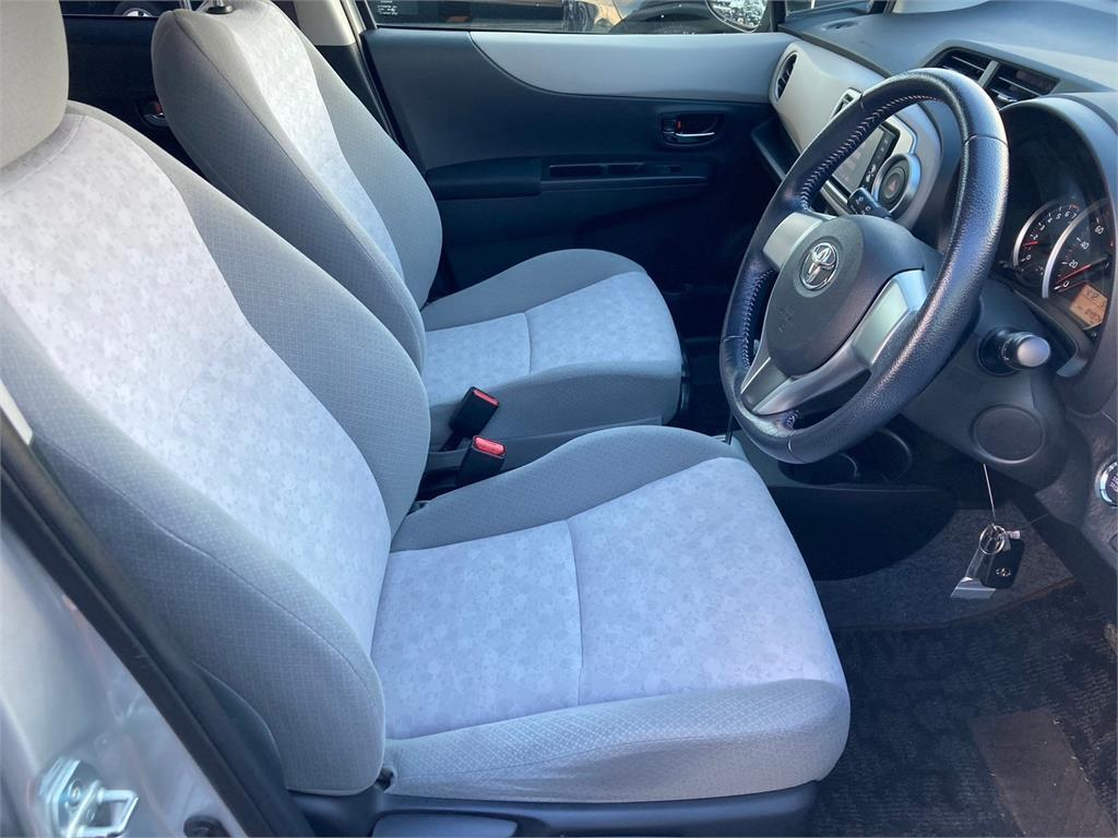 2013 Toyota Vitz U Smart Stop P Carousel 5
