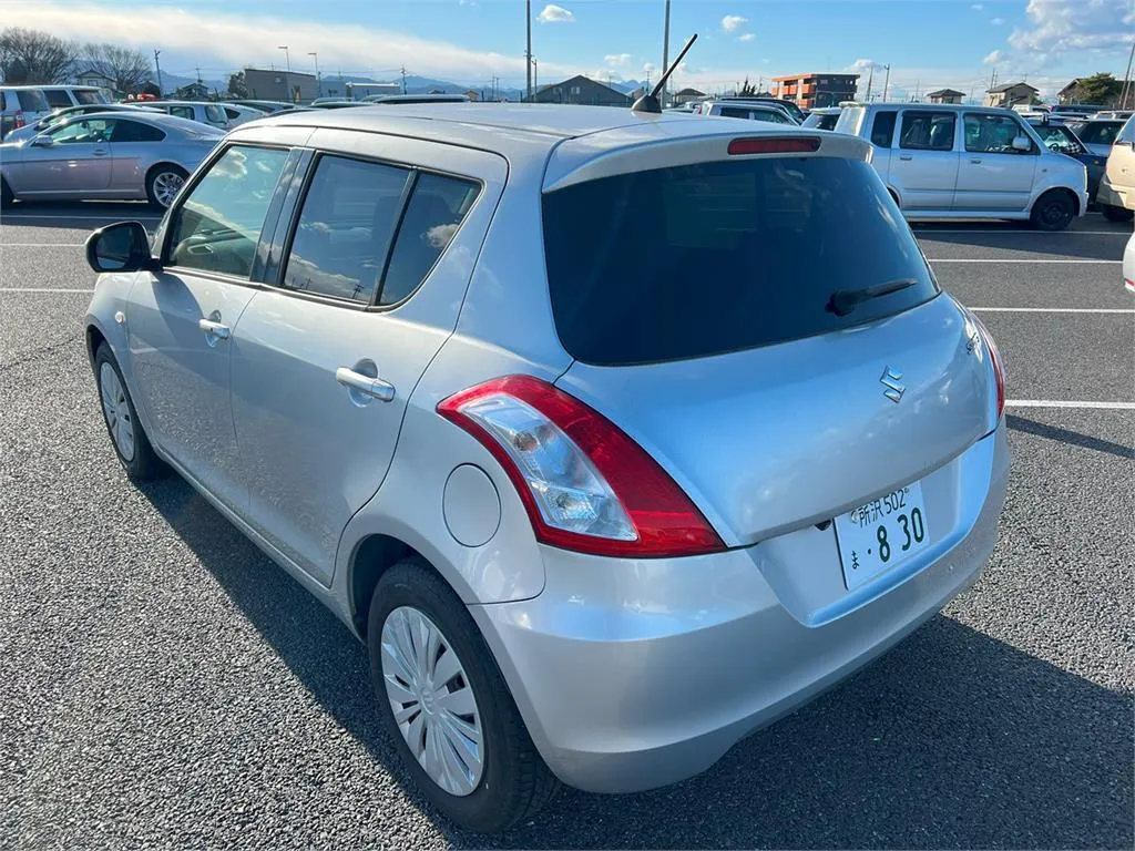 2013 Suzuki Swift XG Carousel 5