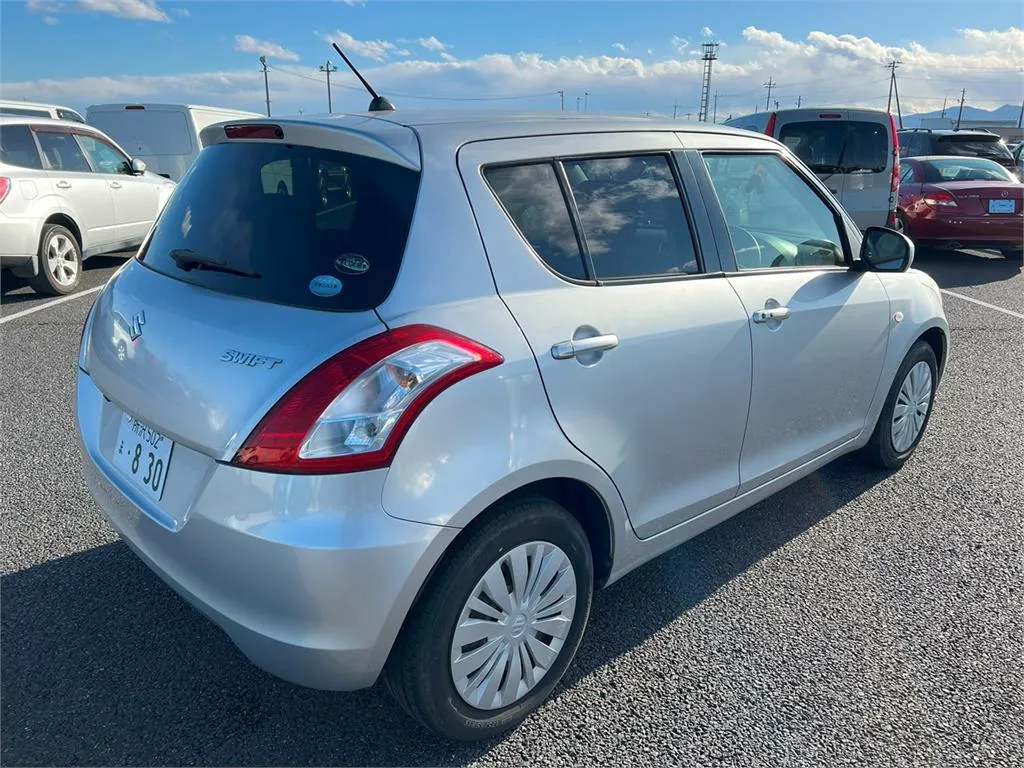2013 Suzuki Swift XG Carousel 6