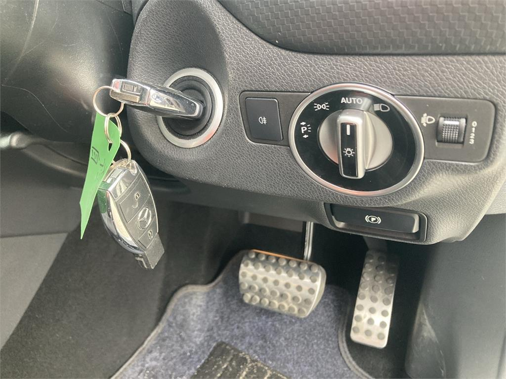 2014 Mercedes Benz A 180 Very Low Kms ... like new Carousel 7