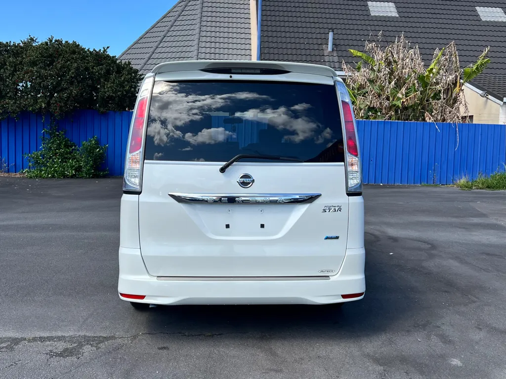 2012 Nissan Serena Carousel 5