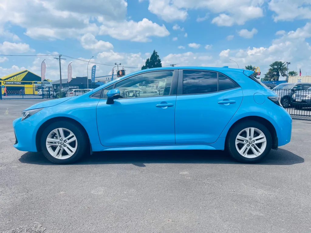 2019 Toyota Corolla GX 2.0 .. LOW KMS Carousel 7