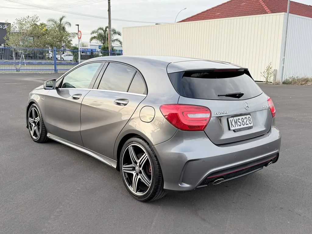 2015 Mercedes-benz A 250 AMG Sport 4Matic Carousel 6