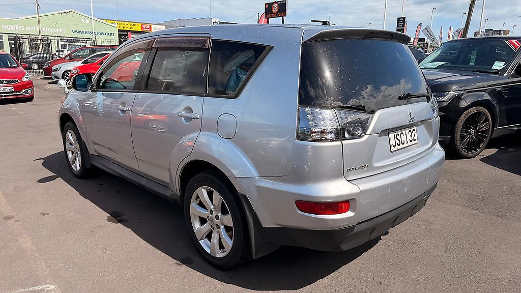 2009 Mitsubishi Outlander 7 Seater .. 0 Deposit Finance Carousel 3