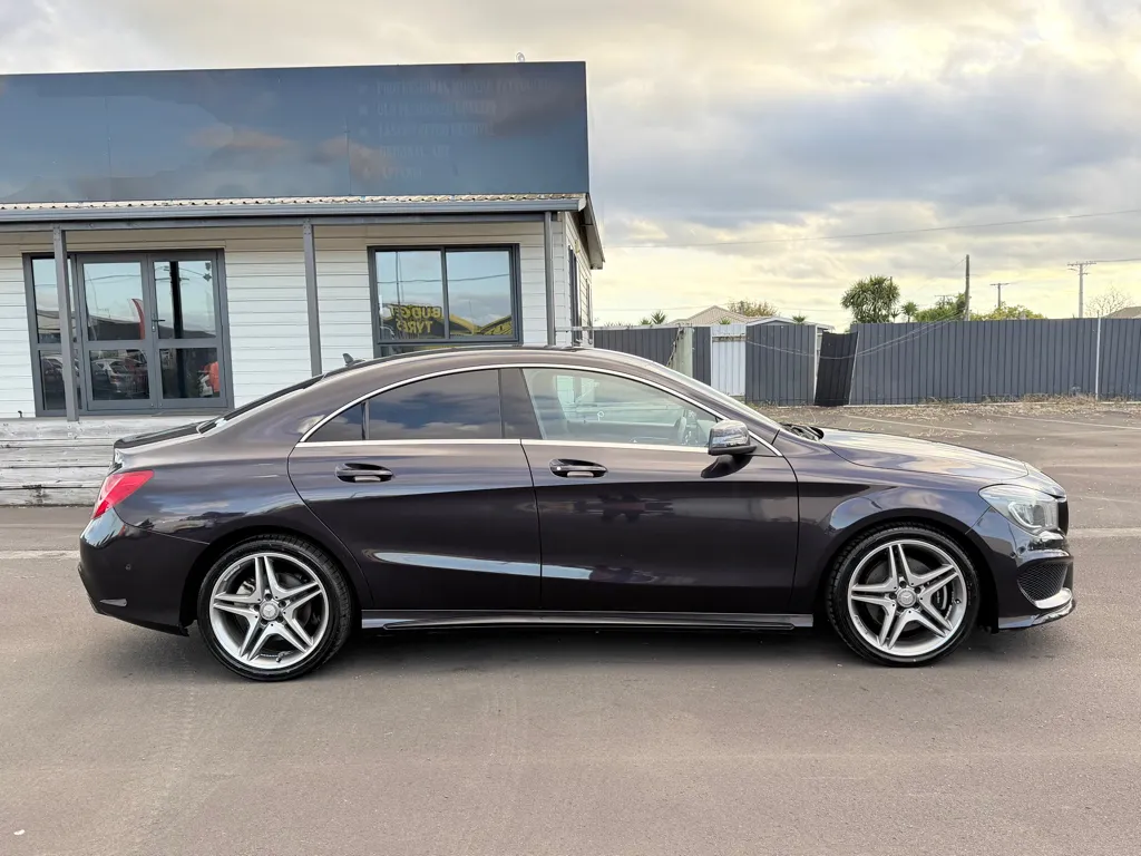 2014 Mercedes-benz Cla 250 Only 21K km! Pristine CLA250 AMG Line Carousel 3