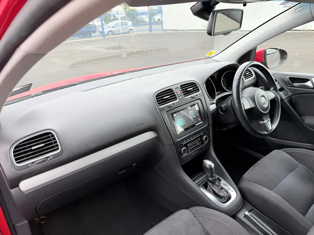 2012 Volkswagen Golf 1.4L TSi Comfortline, Low kms, Tidy Car Carousel 1