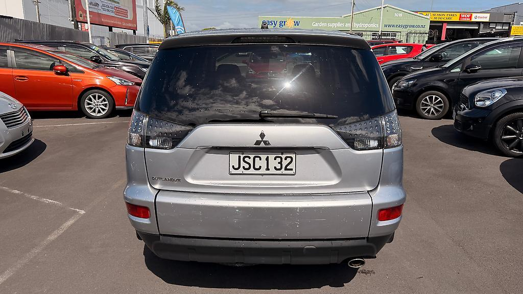 2009 Mitsubishi Outlander 7 Seater .. 0 Deposit Finance Carousel 4
