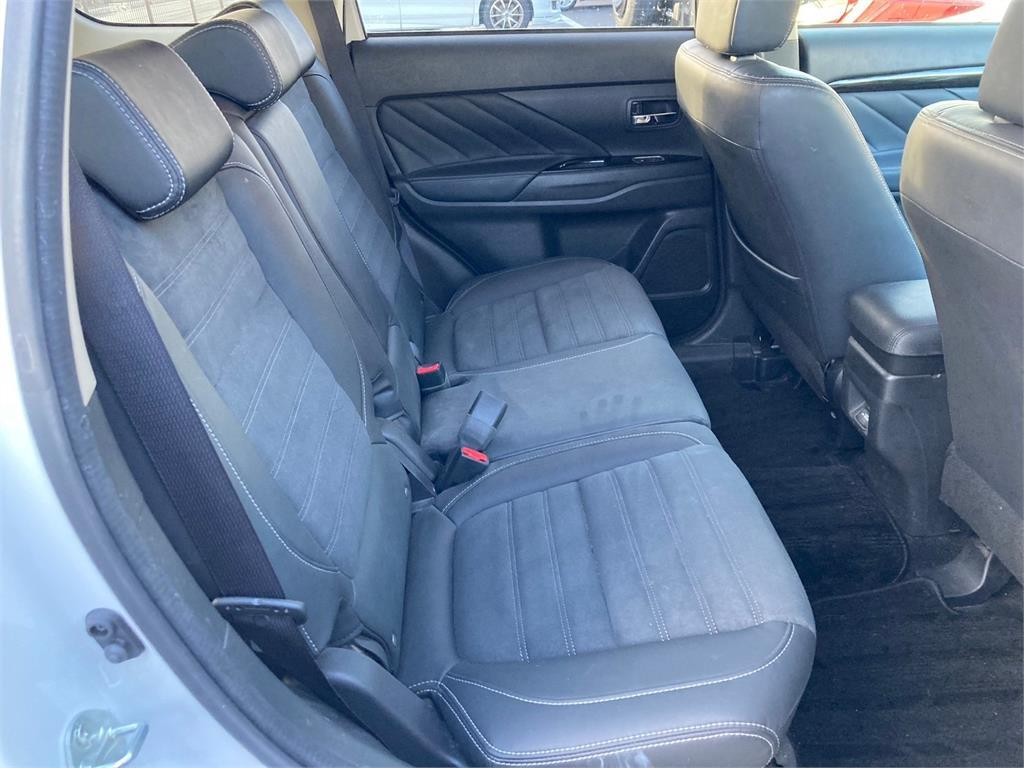 2017 Mitsubishi Outlander G Safty Package Carousel 4