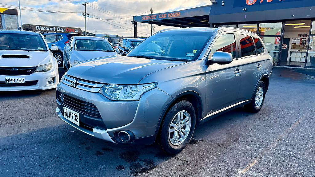 2014 Mitsubishi Outlander LS 2.0P Carousel 8