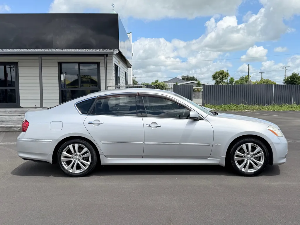 2008 Nissan Fuga 250GT Top Spec Carousel 1
