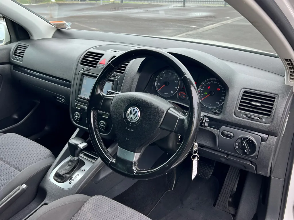 2007 Volkswagen Golf Carousel 1
