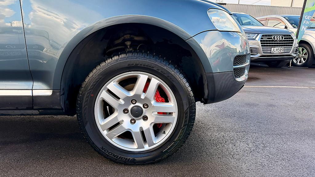 2004 Volkswagen Touareg V6 4WD Carousel 9