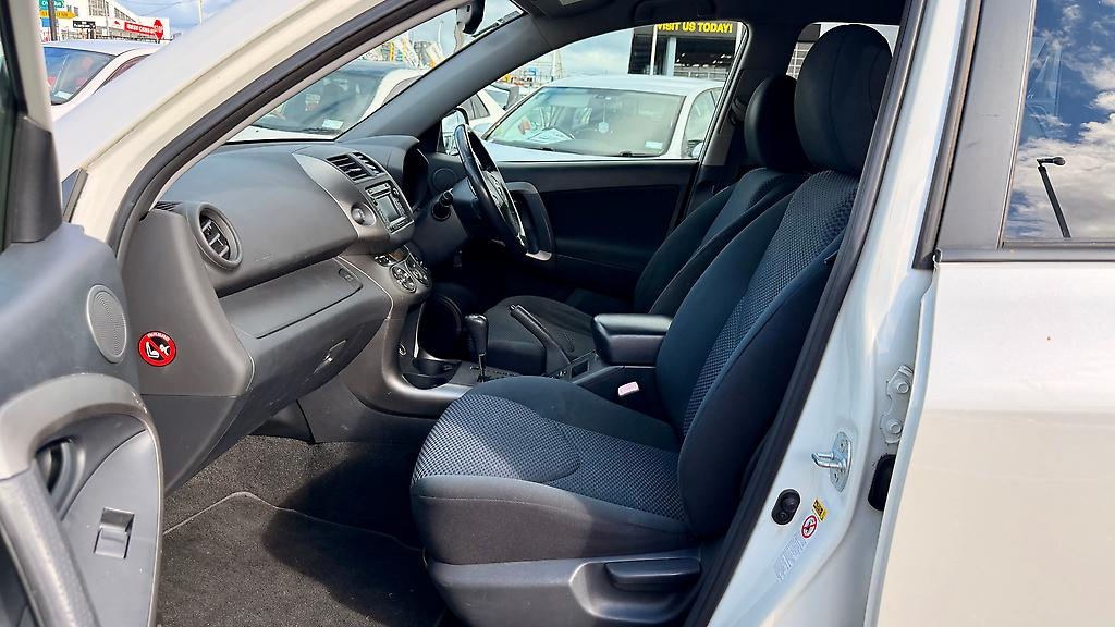 2011 Toyota Rav4 2.4 4WD LTD WAGON 4A Carousel 2