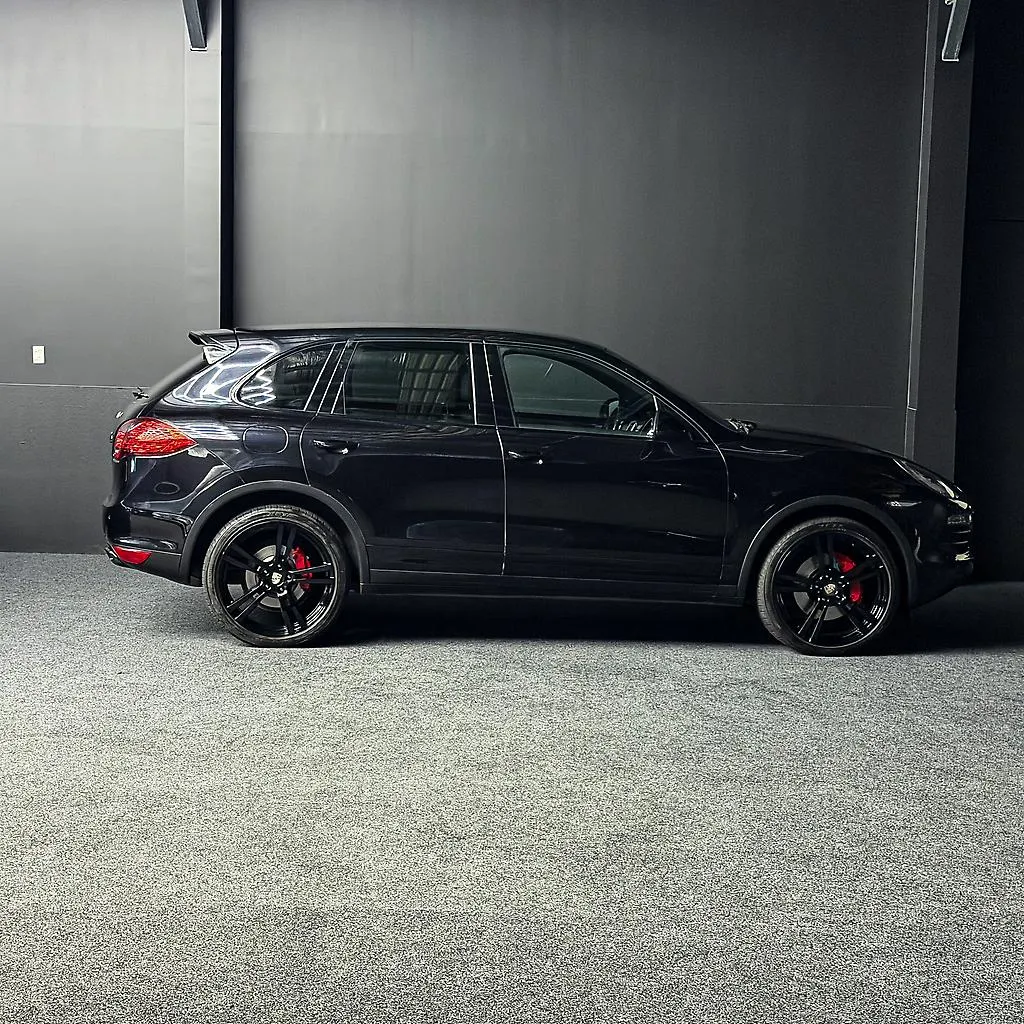 2010 Porsche Cayenne s Carousel 3
