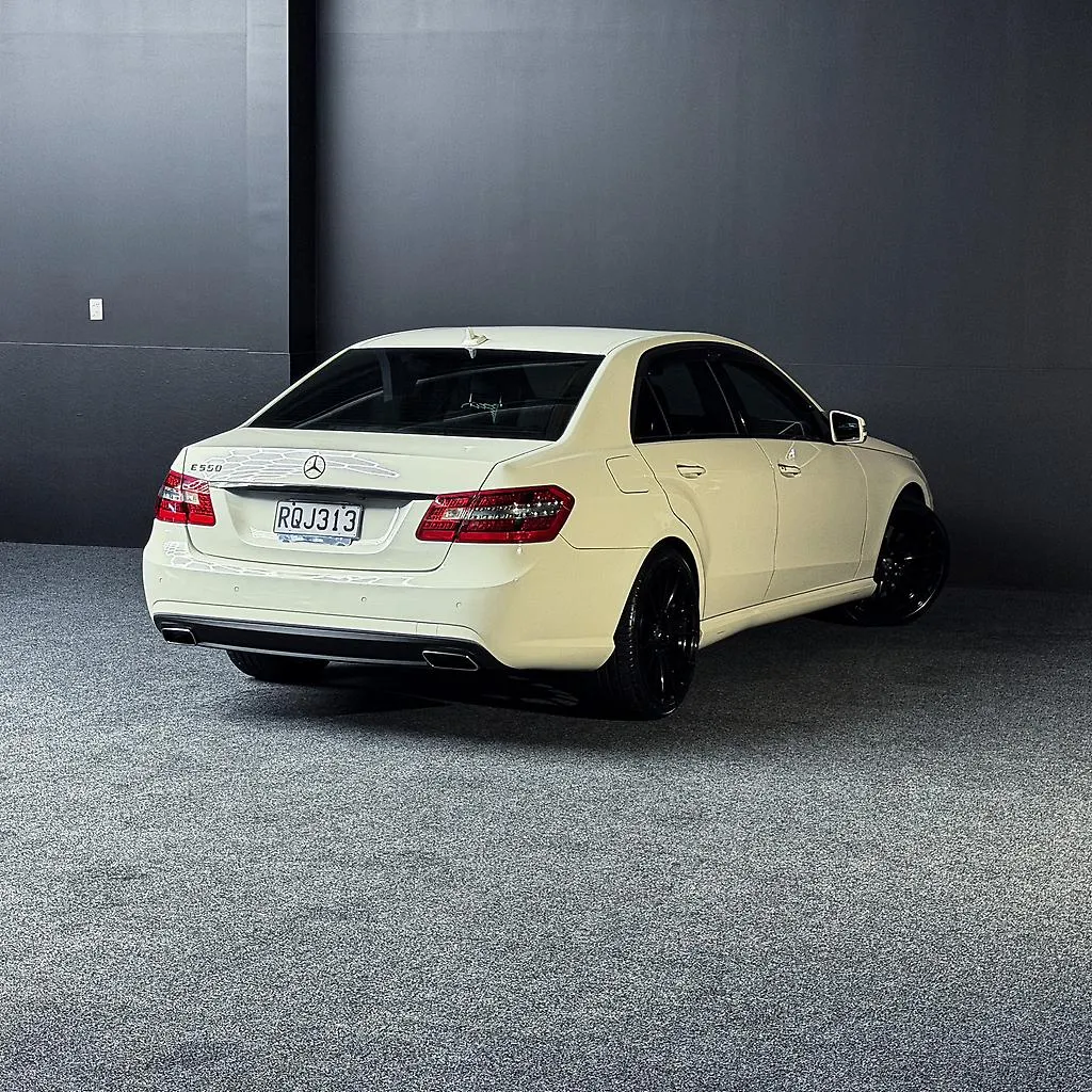 2010 Mercedes-benz E 550 Carousel 4
