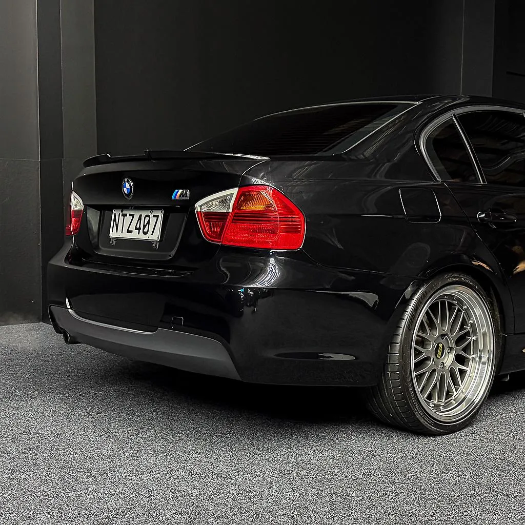 2009 Bmw 320i Carousel 2