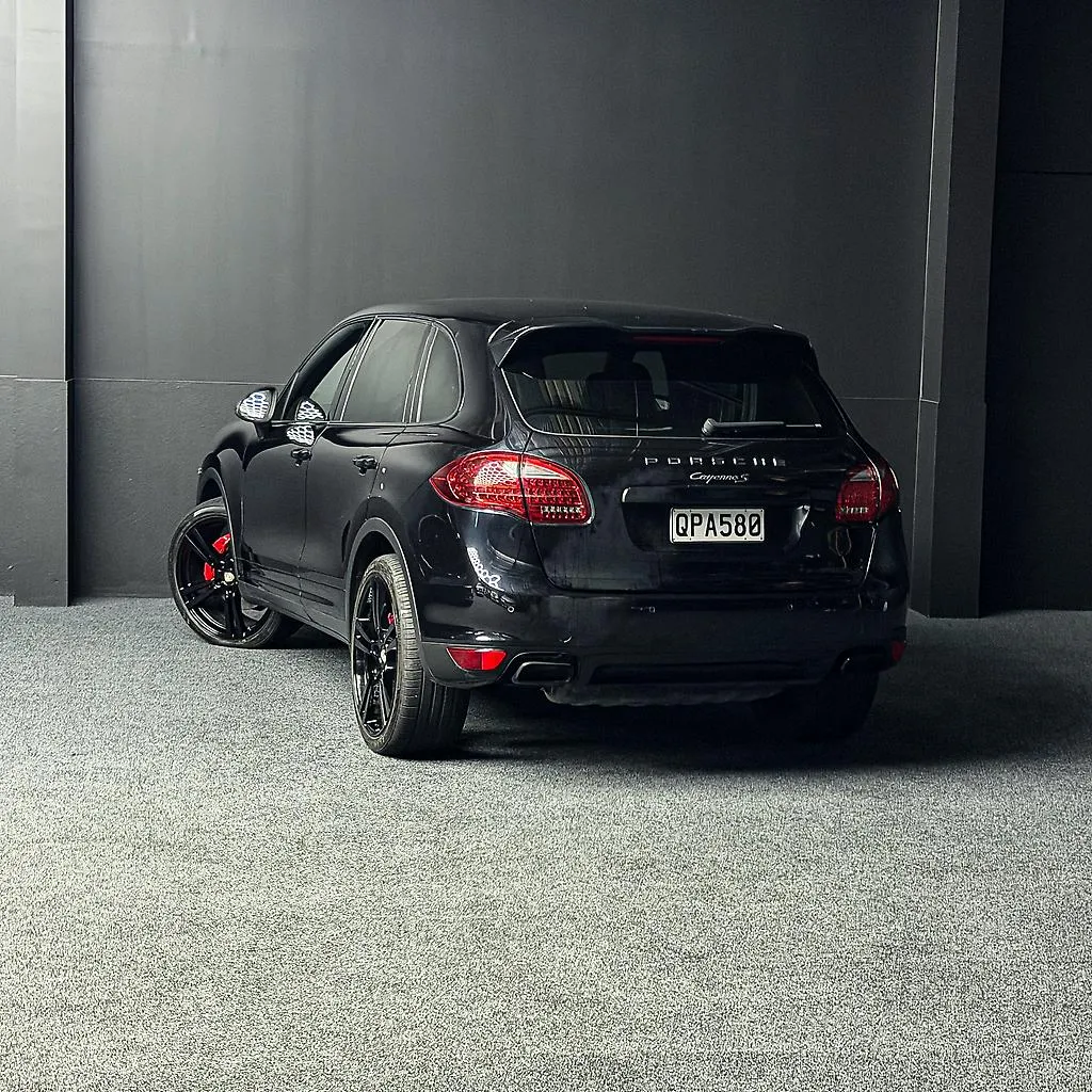 2010 Porsche Cayenne s Carousel 5