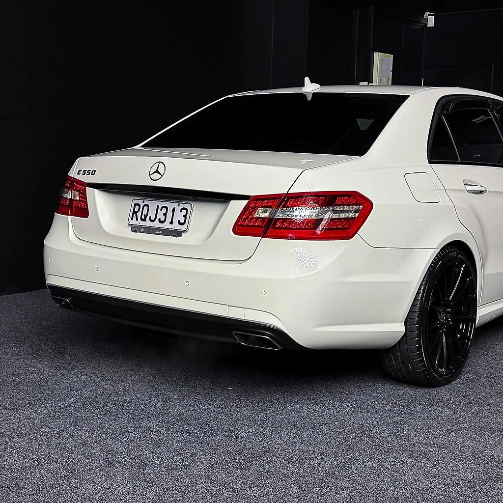 2010 Mercedes-benz E 550 Carousel 1
