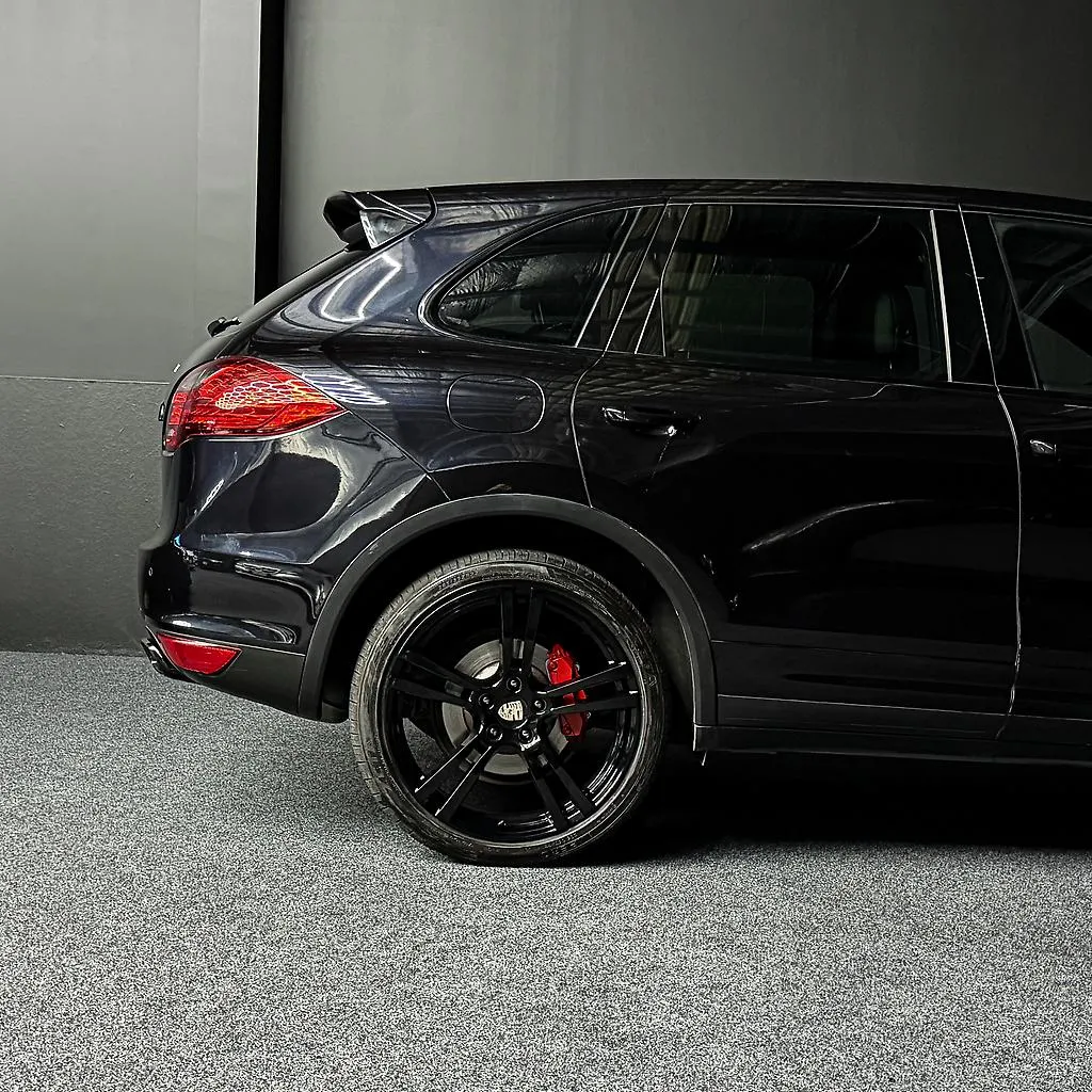 2010 Porsche Cayenne s Carousel 1