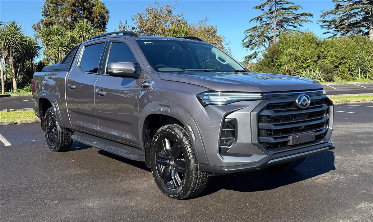 2023 LDV T60 2.0L Bi-Turbo Diesel 4WD Collage 1