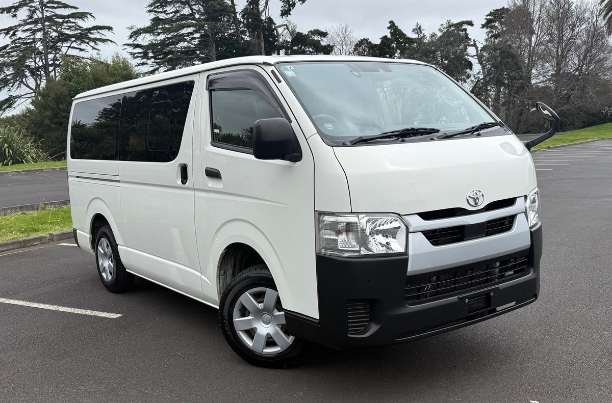 2020 Toyota Hiace VAN PETROL Collage 1