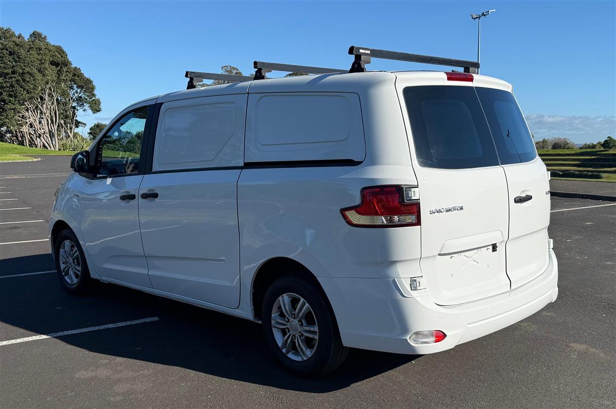 2023 LDV G10 CARGO VAN LOW KMS Carousel 5