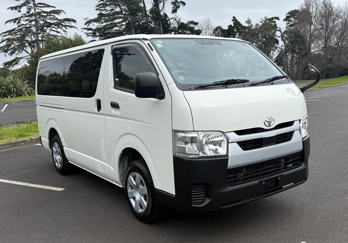 2020 Toyota Hiace VAN PETROL Collage 2