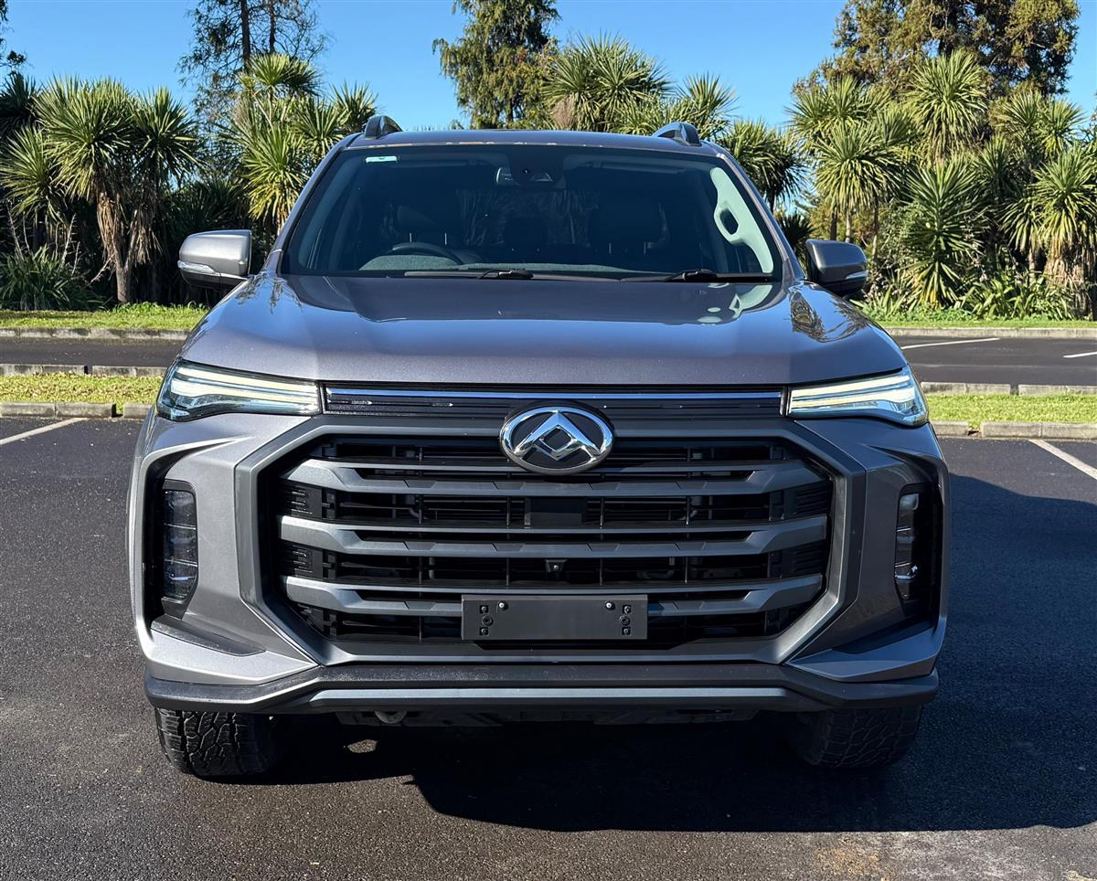 2023 LDV T60 2.0L Bi-Turbo Diesel 4WD Collage 2