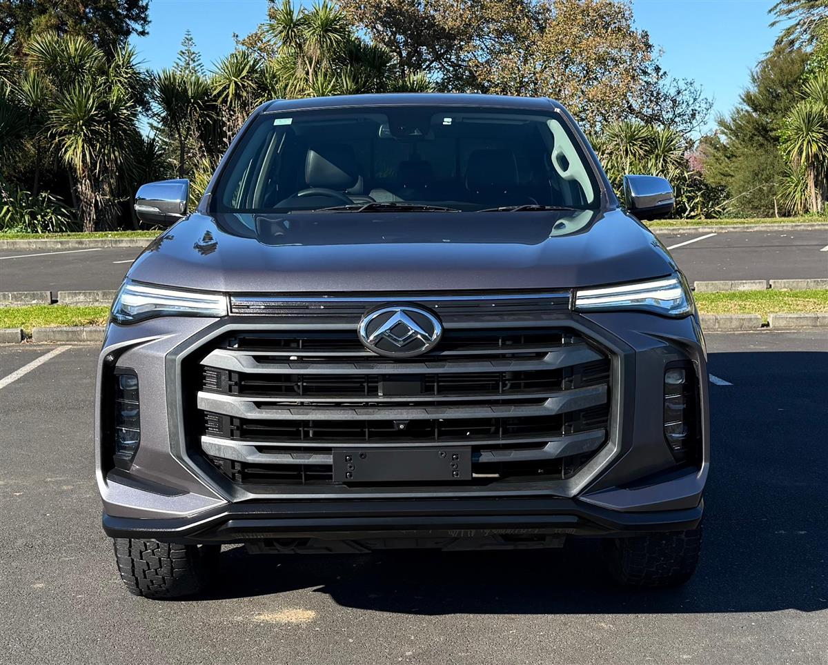 2021 LDV T60 Bi-Turbo Collage 2