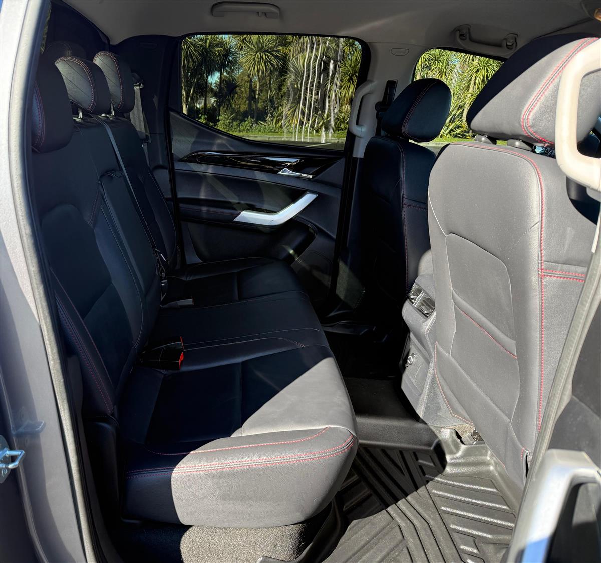 2023 LDV T60 2.0L Bi-Turbo Diesel 4WD Carousel 10