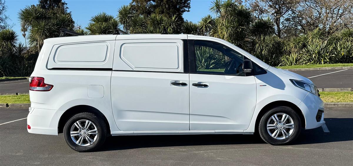 2023 LDV G10 CARGO VAN LOW KMS Carousel 8
