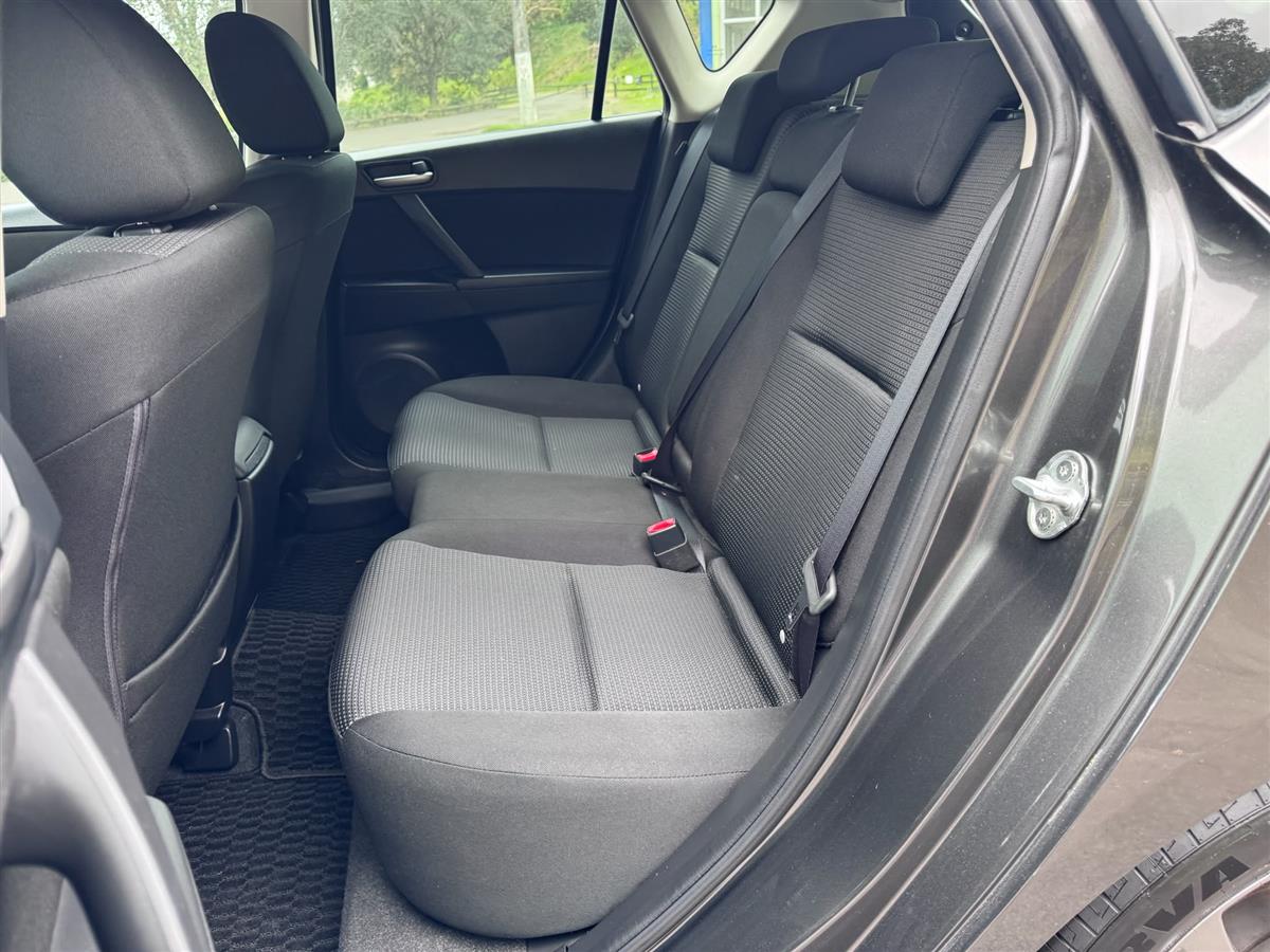 2012 Mazda Axela Super Low Kms/ Dark Interior Carousel 16