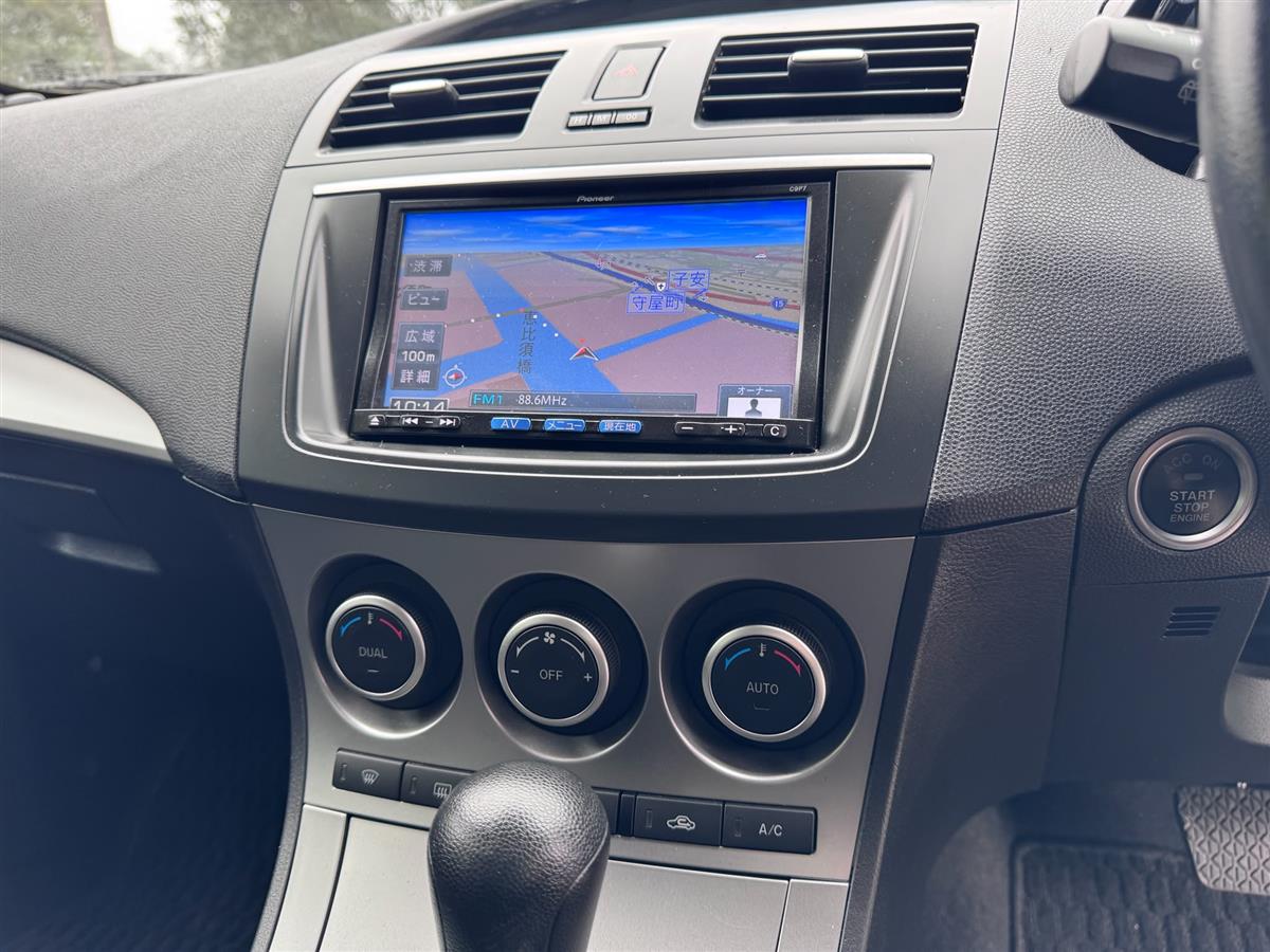 2012 Mazda Axela Super Low Kms/ Dark Interior Carousel 11